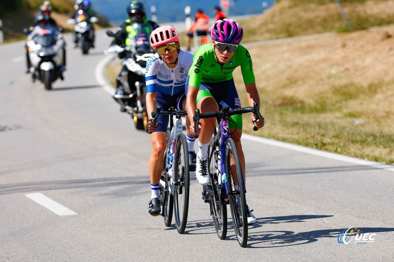 European Championships Munich 2022 - 2022 UEC Road Elite European Championships - Women's Road Race - 21/08/2022 - Urska Zigart (SLO) - Omer Shapira (ISR) photo Luca Bettini/UEC/SprintCyclingAgency?2022